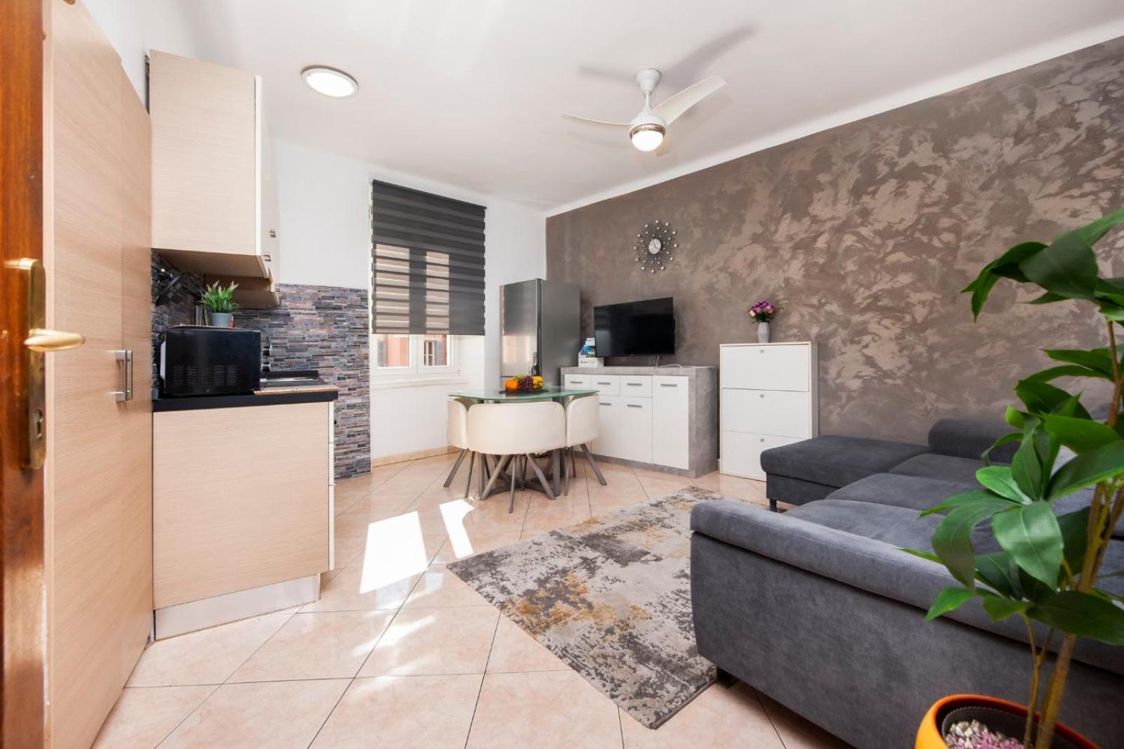 Apartment Rogic Rovinj Exteriör bild
